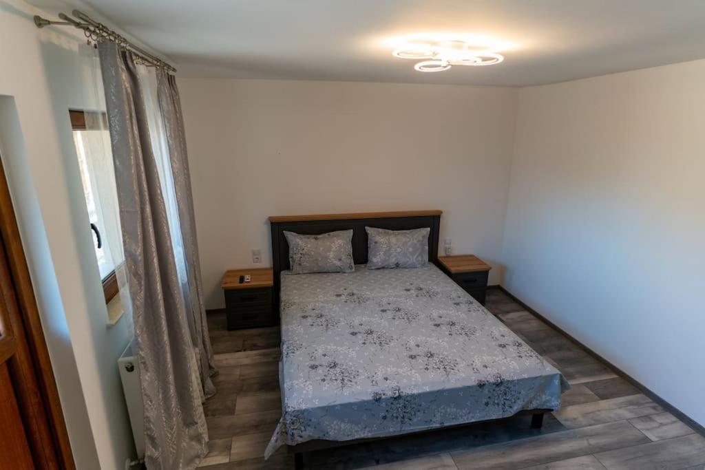 La Bebe 3 Apartment Хунедоара Екстериор снимка
