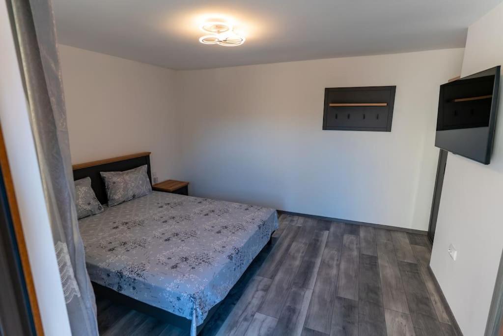La Bebe 3 Apartment Хунедоара Екстериор снимка