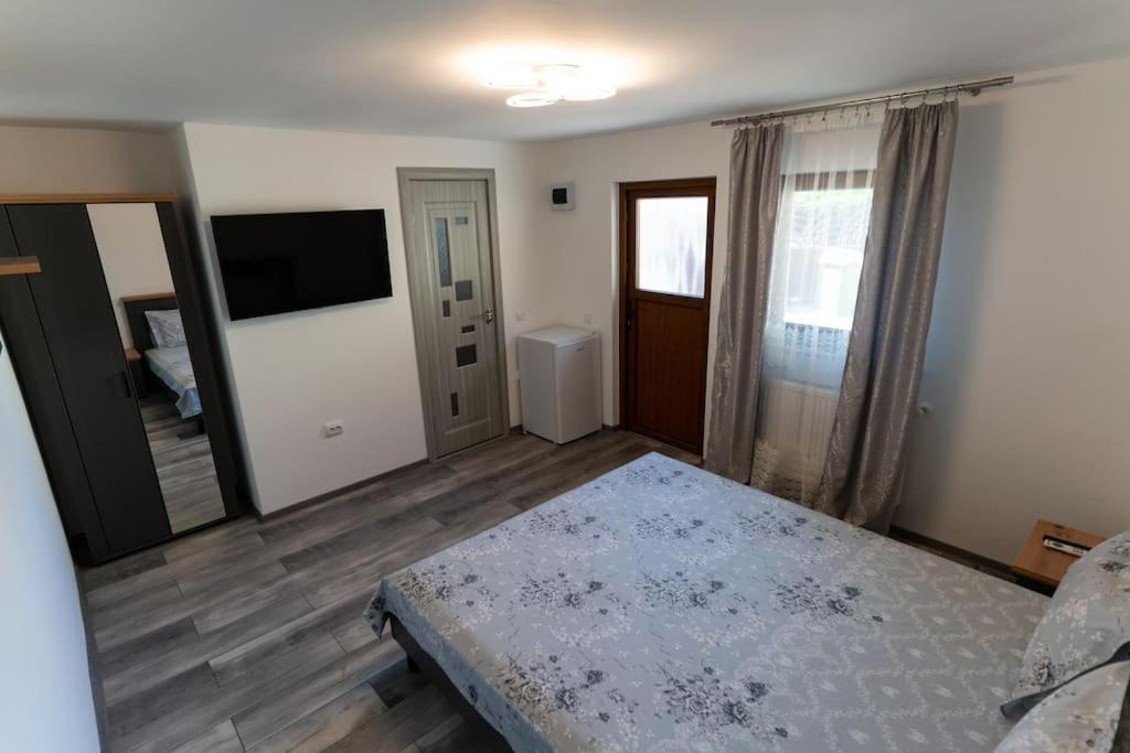La Bebe 3 Apartment Хунедоара Екстериор снимка